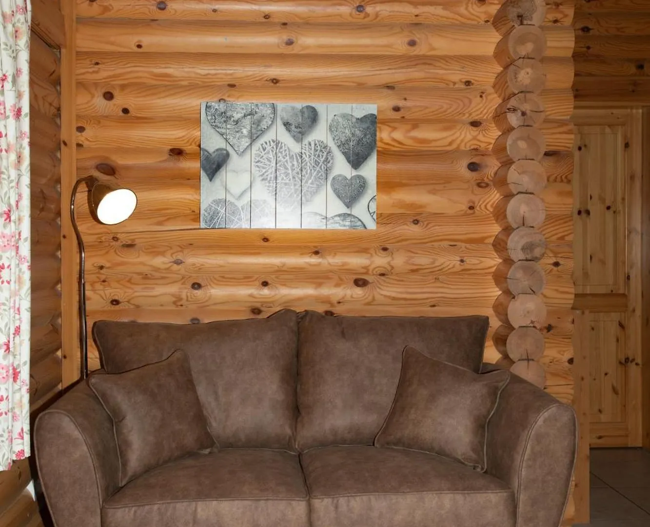 Quail Lodge - Nordic Log Cabin 셀비 영국
